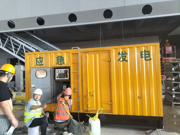 桥东怎样判断空气滤清器是否需要更换？